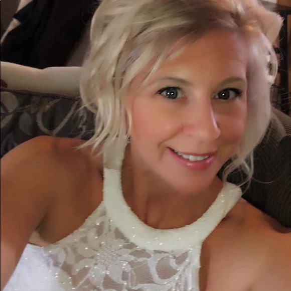 Meet your Posher, Kimberly💋Posh Ambassador💋 - Picture 1 of 2